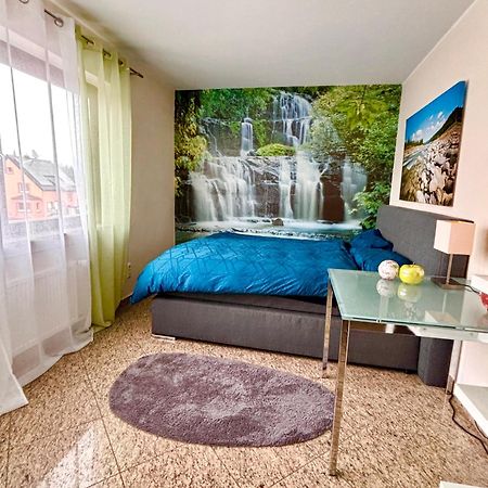Magisches Doppelzimmer Mit Atemberaubender Wasserfall-Wand In 셀리겐슈타트 외부 사진